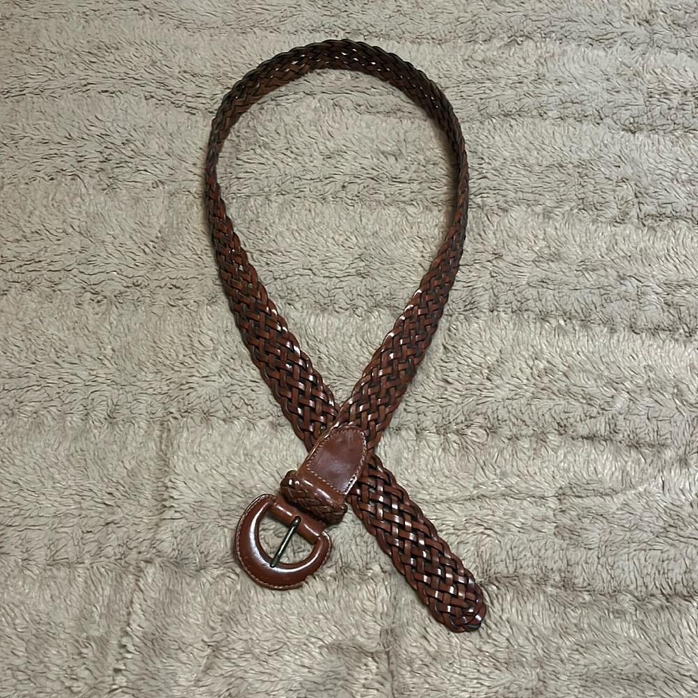 Vintage women’s leather belt